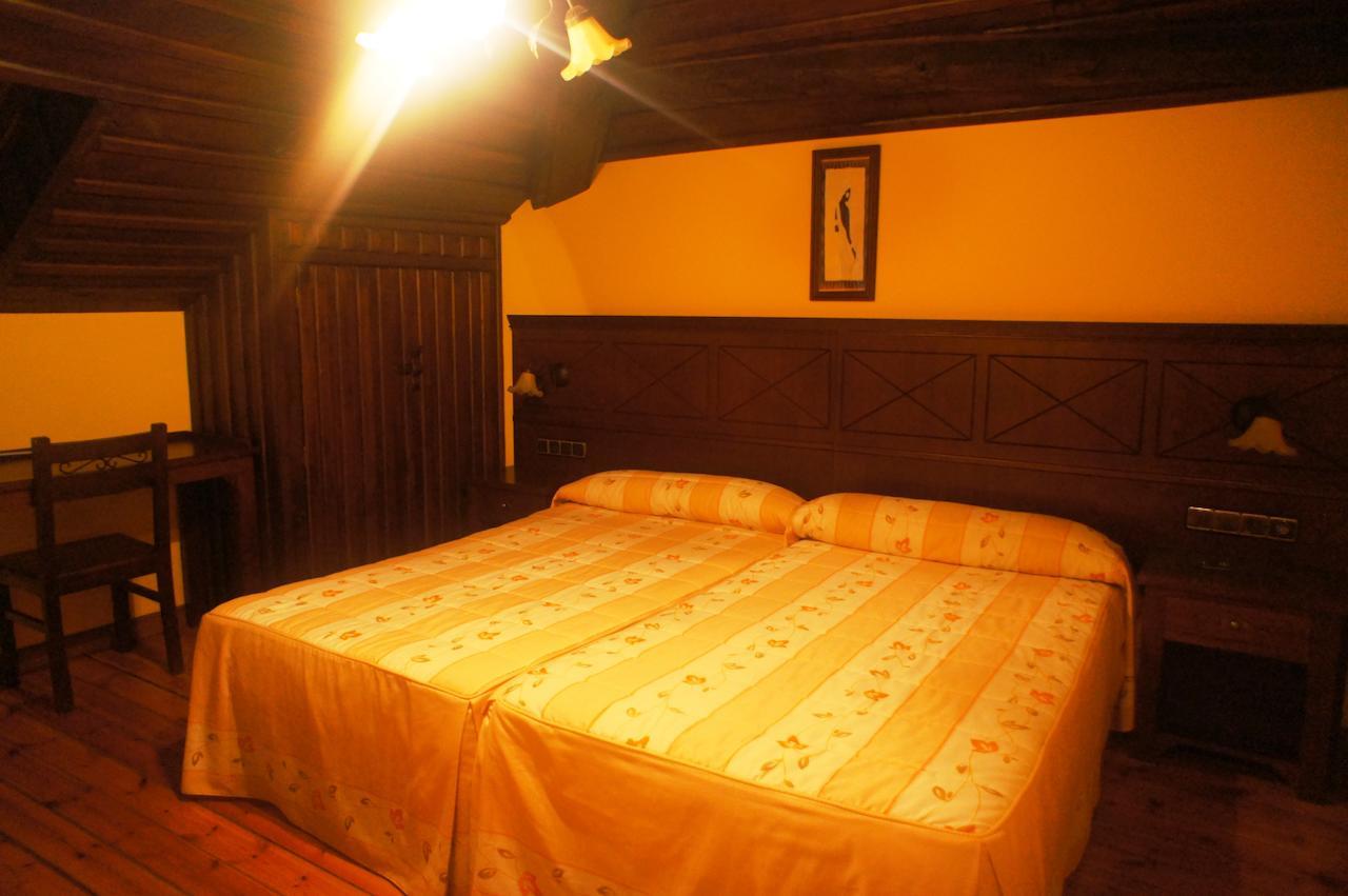Mirador Da Ribeira Hotel Viana do Bolo Room photo