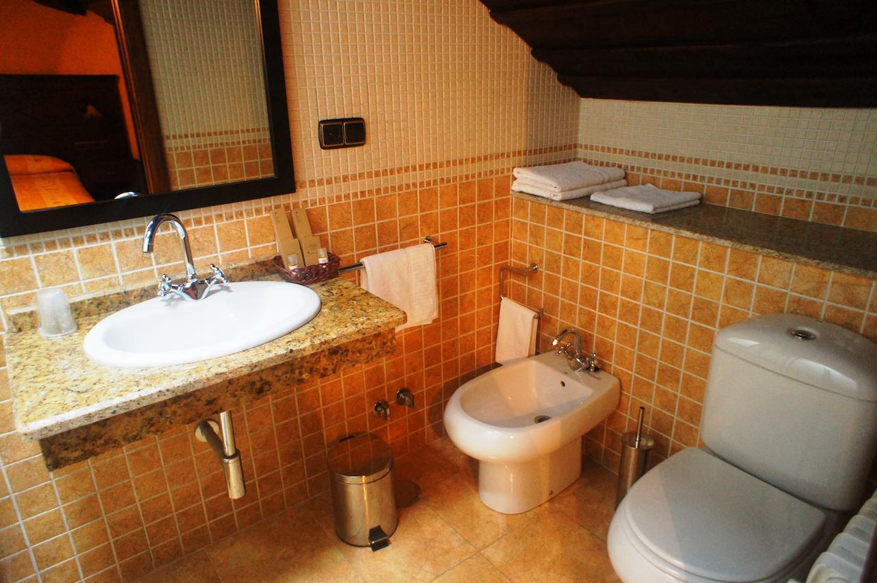 Mirador Da Ribeira Hotel Viana do Bolo Exterior photo