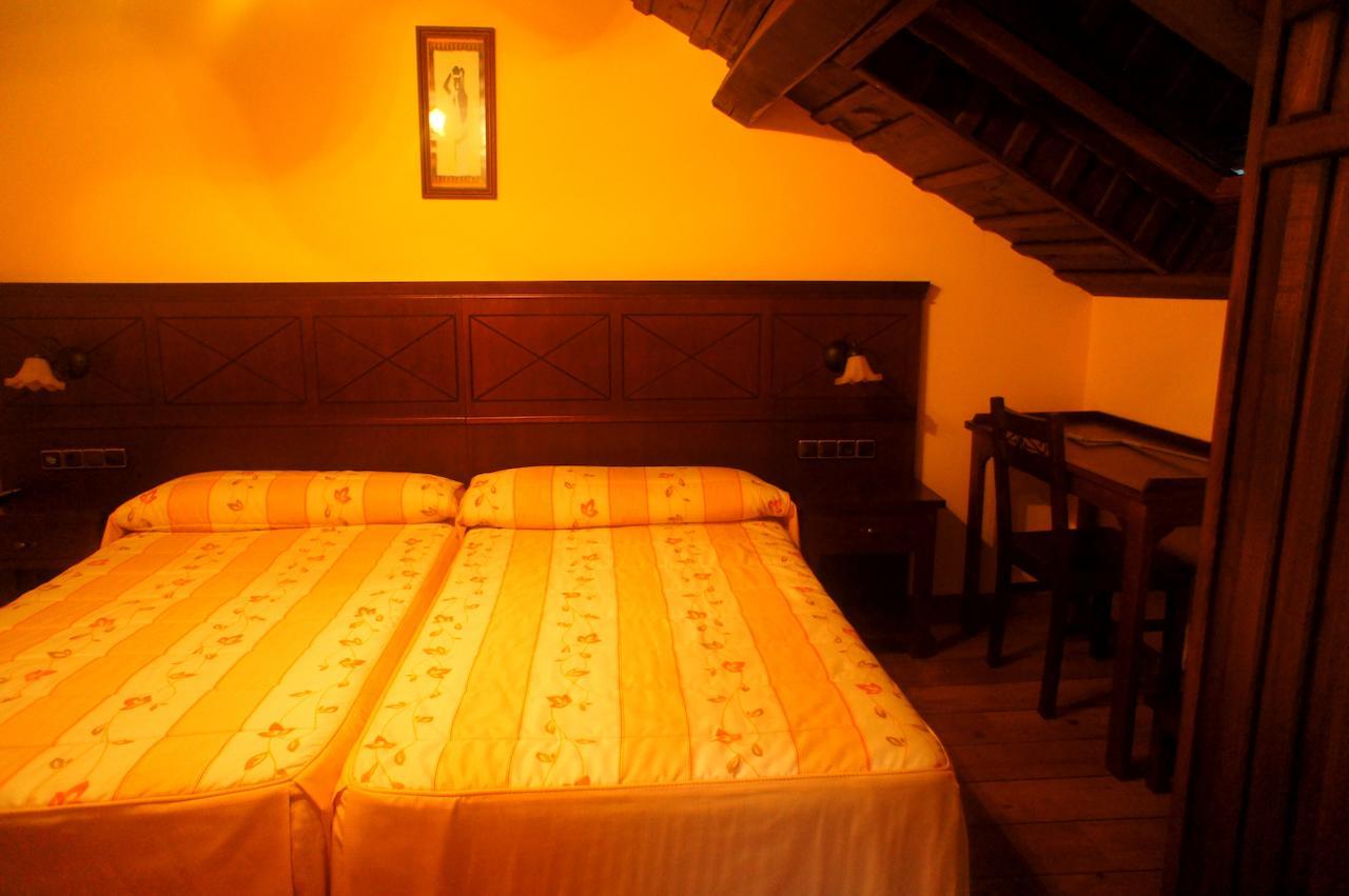 Mirador Da Ribeira Hotel Viana do Bolo Room photo