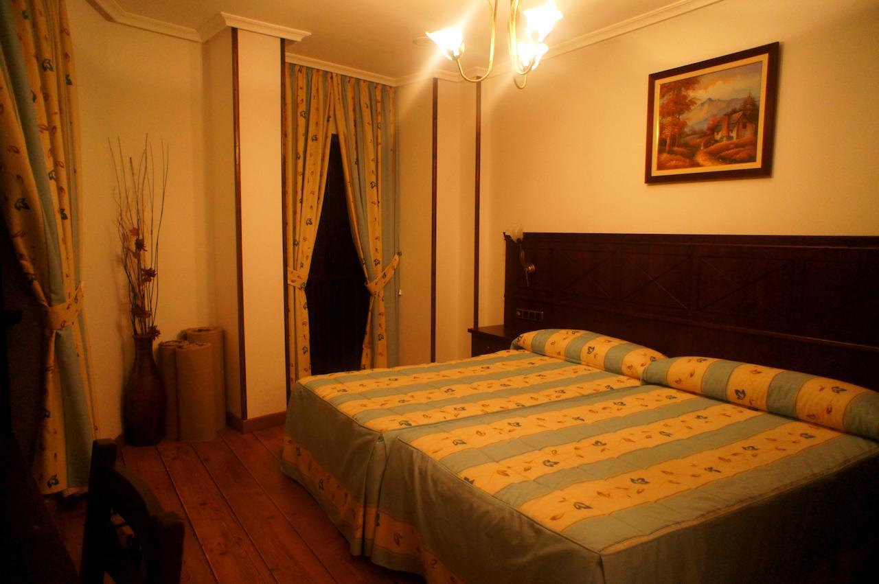 Mirador Da Ribeira Hotel Viana do Bolo Room photo