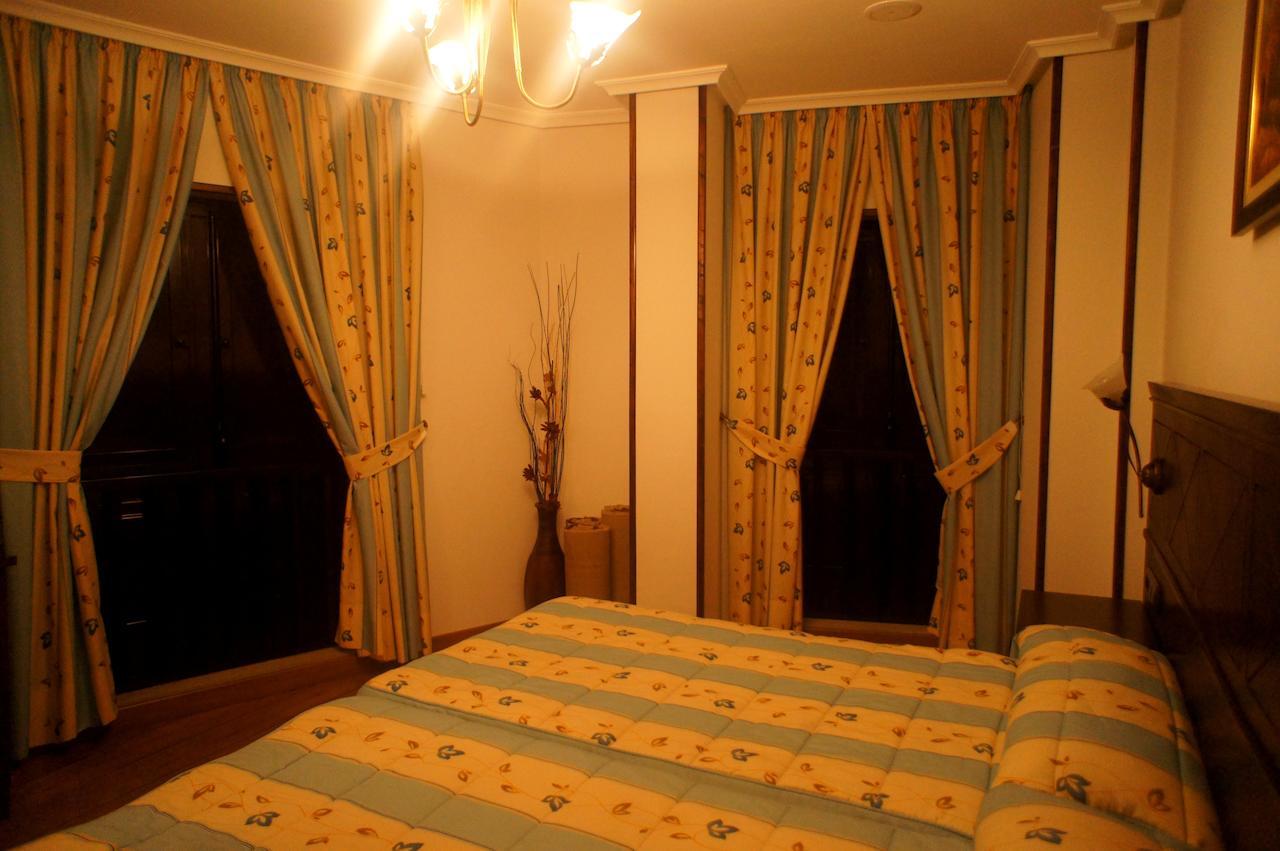 Mirador Da Ribeira Hotel Viana do Bolo Room photo